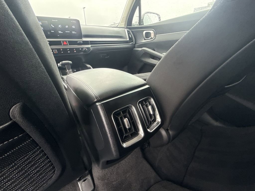 Used 2025 Kia Sorento LX image 20