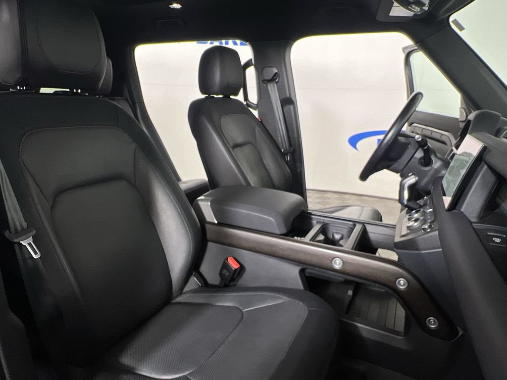 Used 2023 Land Rover Defender 130 X-Dynamic SE AWD/4WD image 30