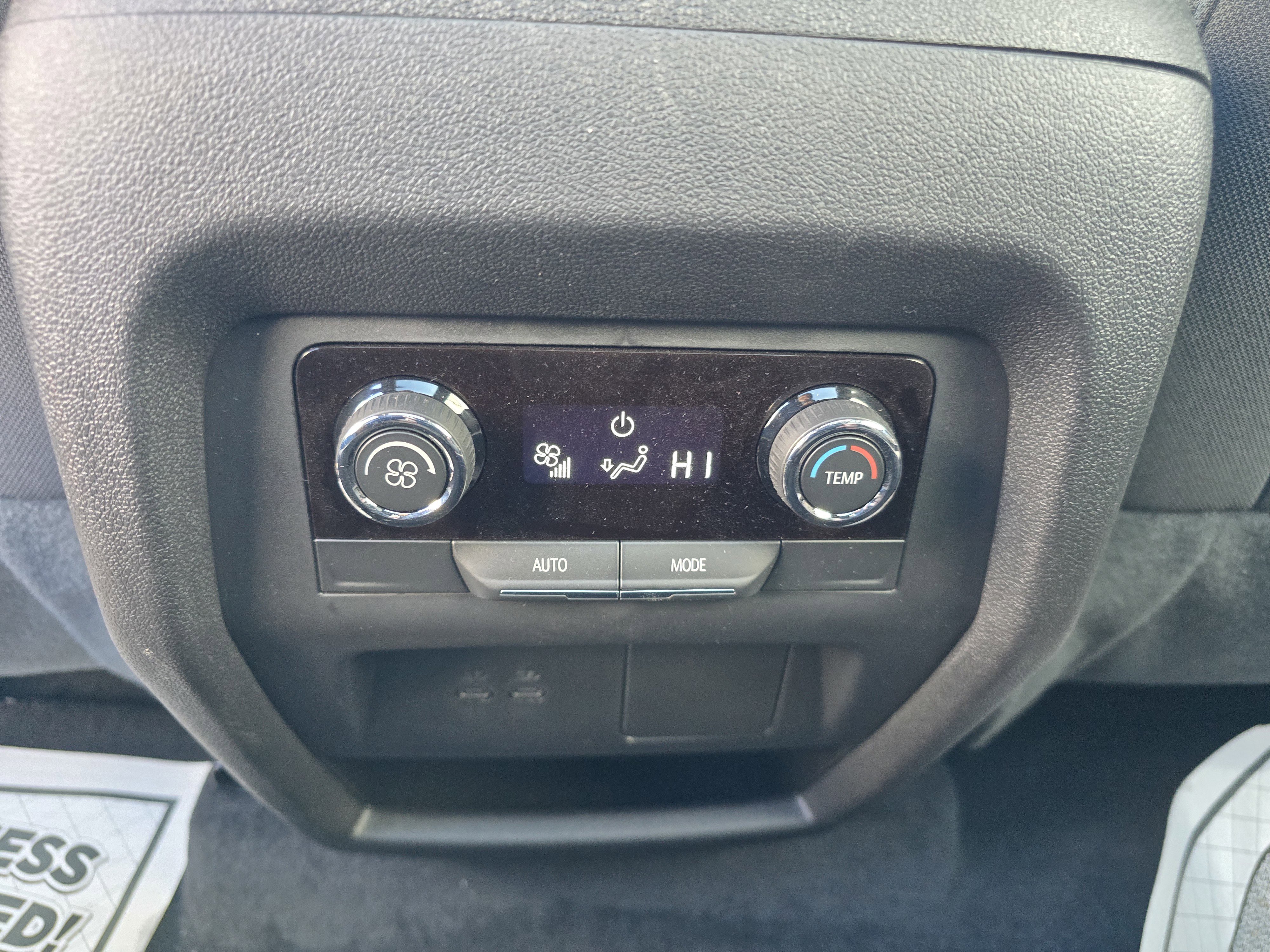 Used 2025 Chevrolet Traverse LT w/ Sun and Wheel Package image 32