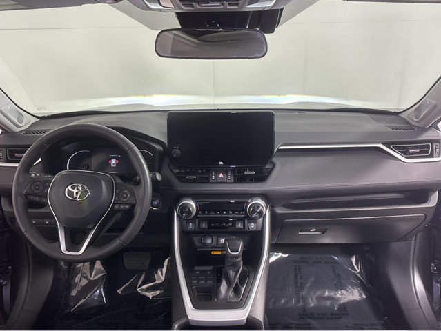 Used 2023 Toyota RAV4 XLE Premium image 4