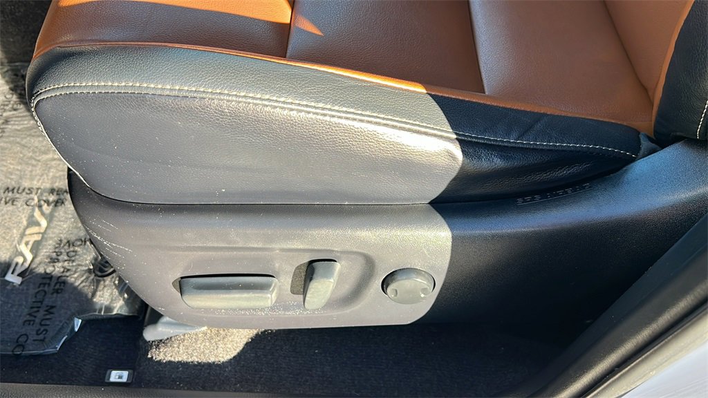 Used 2017 Toyota RAV4 Limited w/ Advanced Technology Package image 12