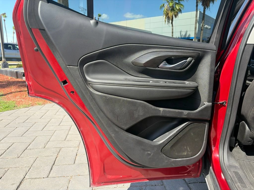 Used 2024 GMC Terrain SLE FWD image 16