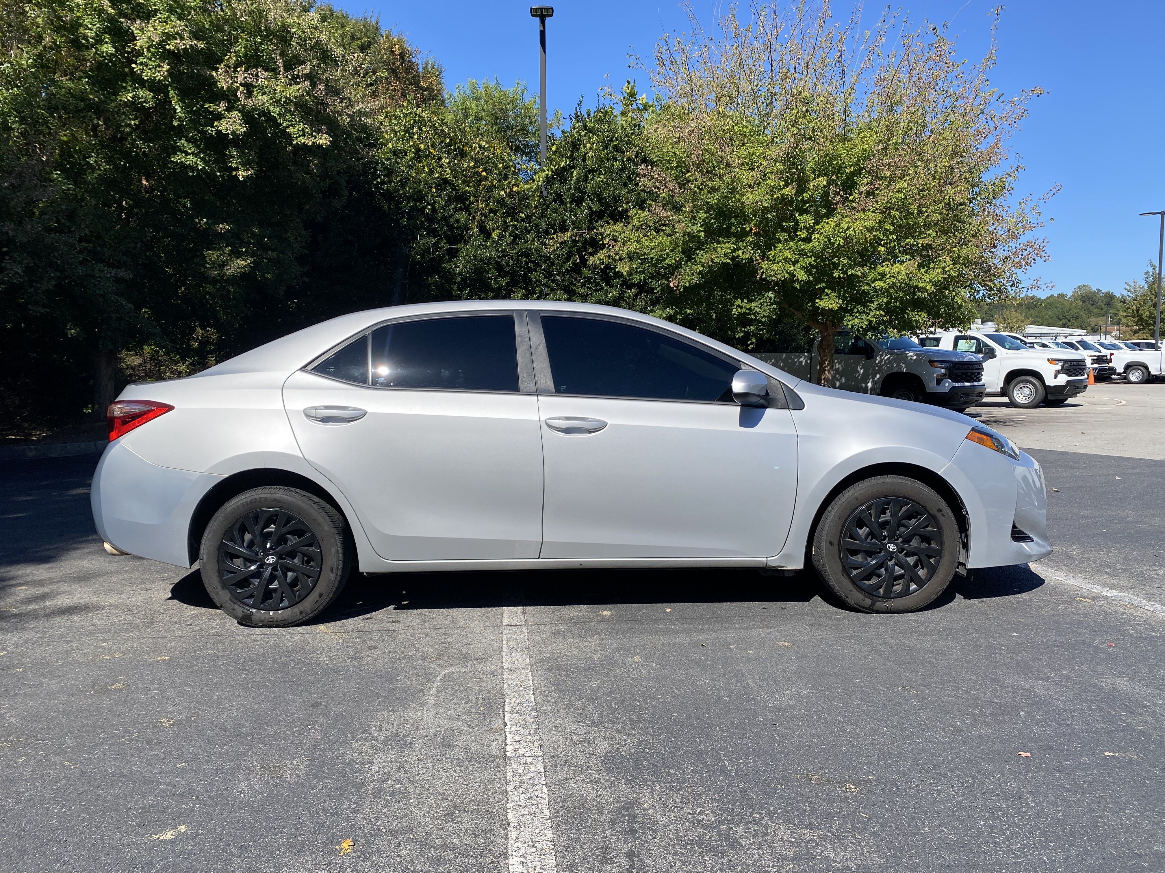 Used 2018 Toyota Corolla LE FWD image 10
