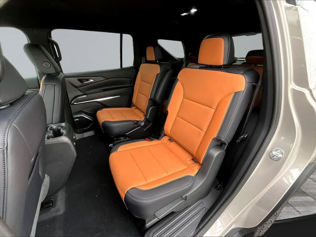 New 2027 Chevrolet Traverse Z71 w/ Enhanced Driving Package AWD/4WD image 24
