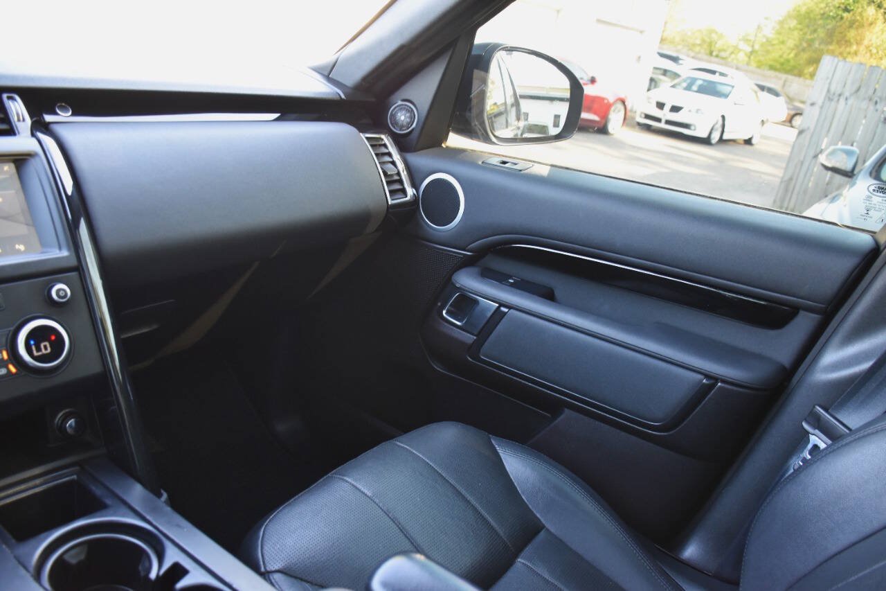 Used 2019 Land Rover Discovery SE AWD/4WD image 19