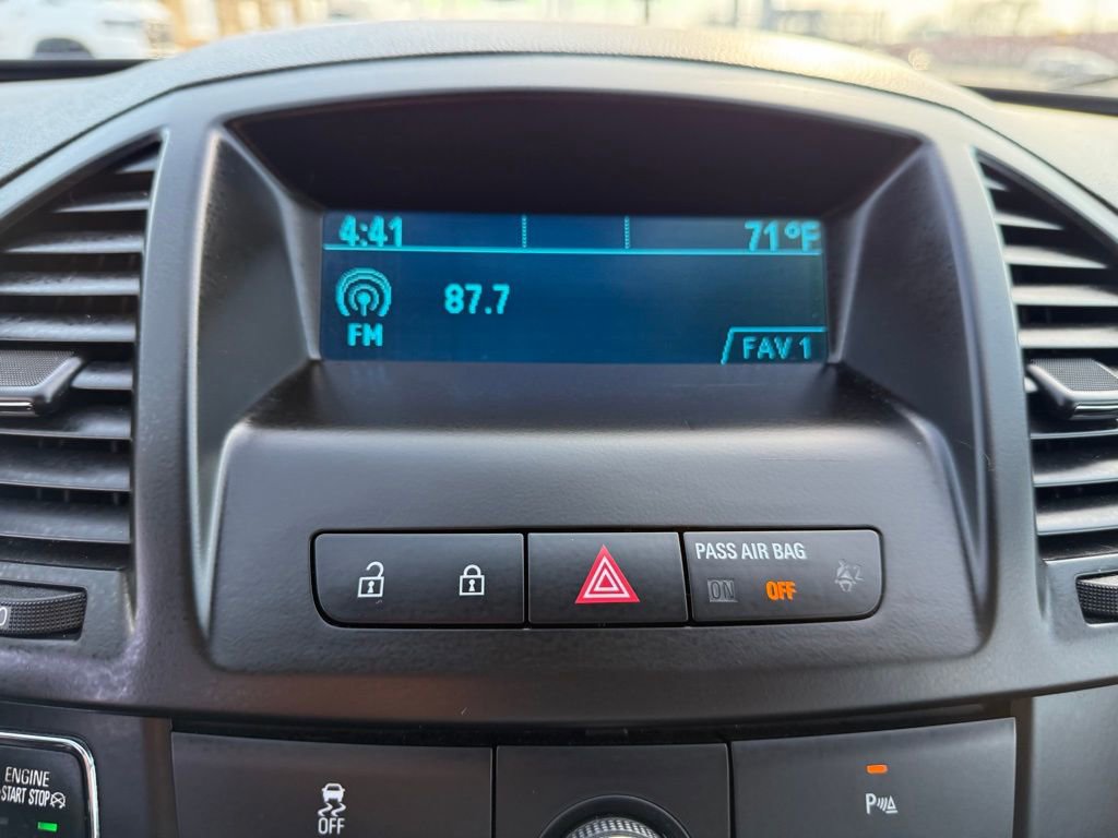 Used 2012 Buick Regal Premium image 25