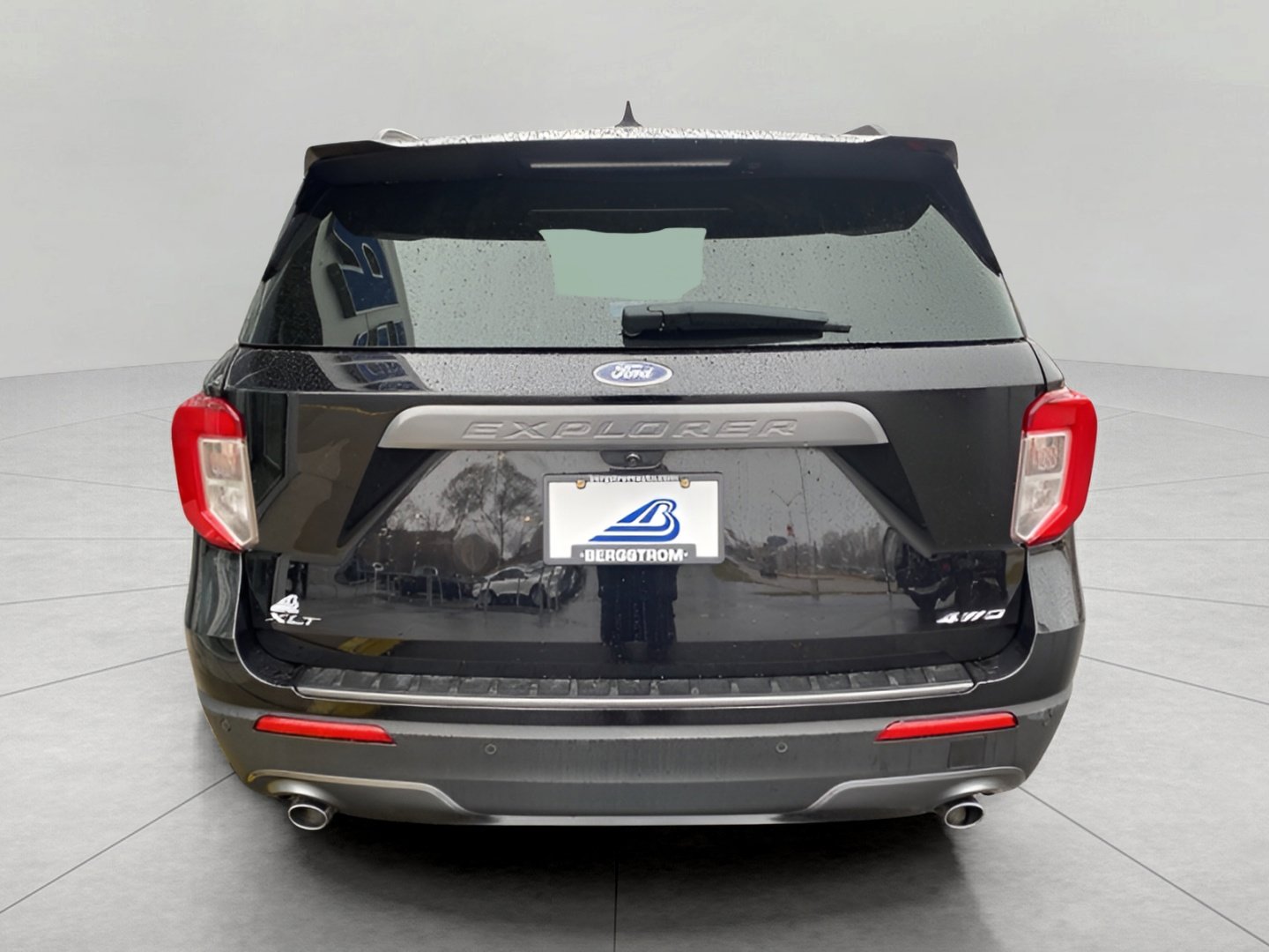 Used 2023 Ford Explorer XLT w/ Equipment Group 202A image 34