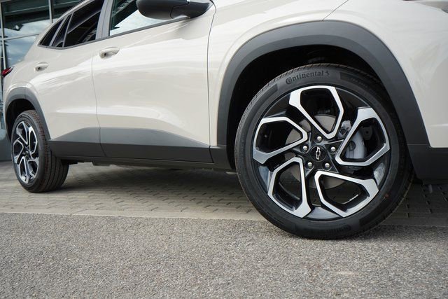 New 2026 Chevrolet Trax RS w/ Sunroof Package image 10