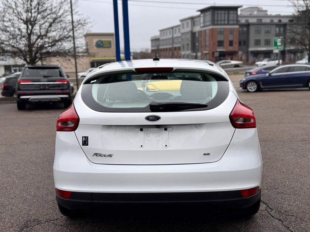 Used 2015 Ford Focus SE FWD image 5