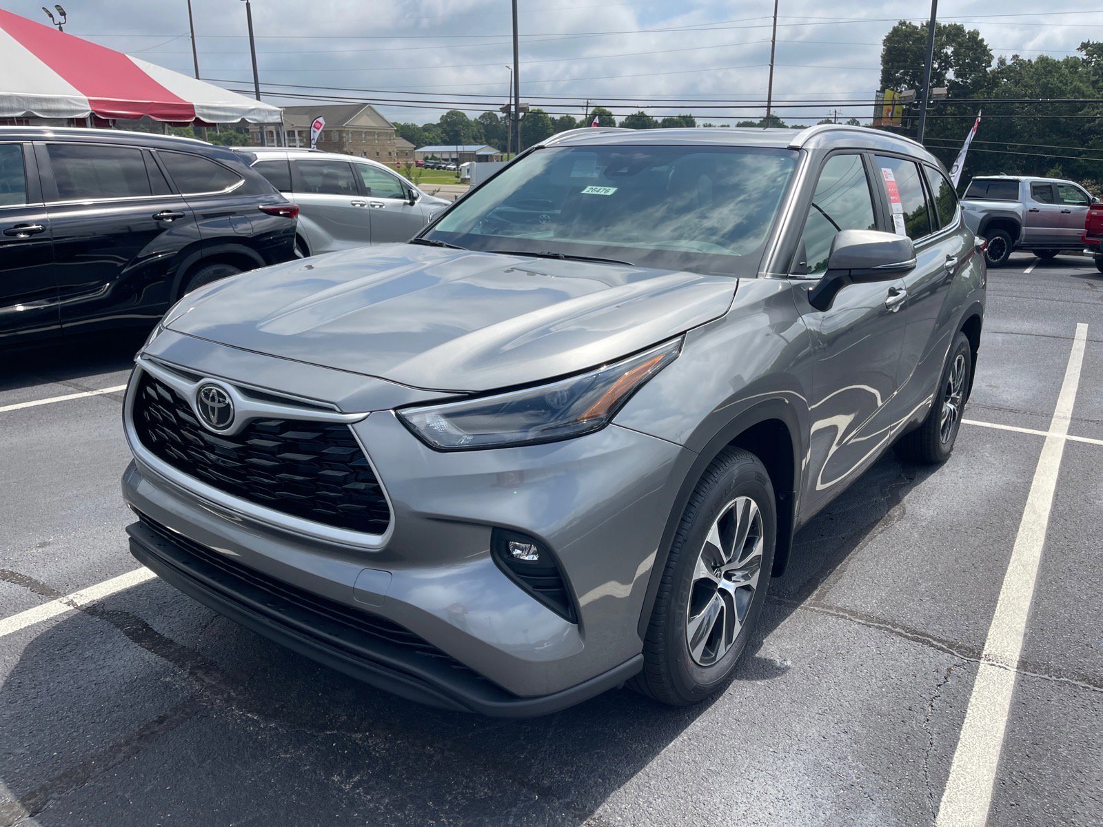 New 2026 Toyota Highlander XLE AWD/4WD image 3