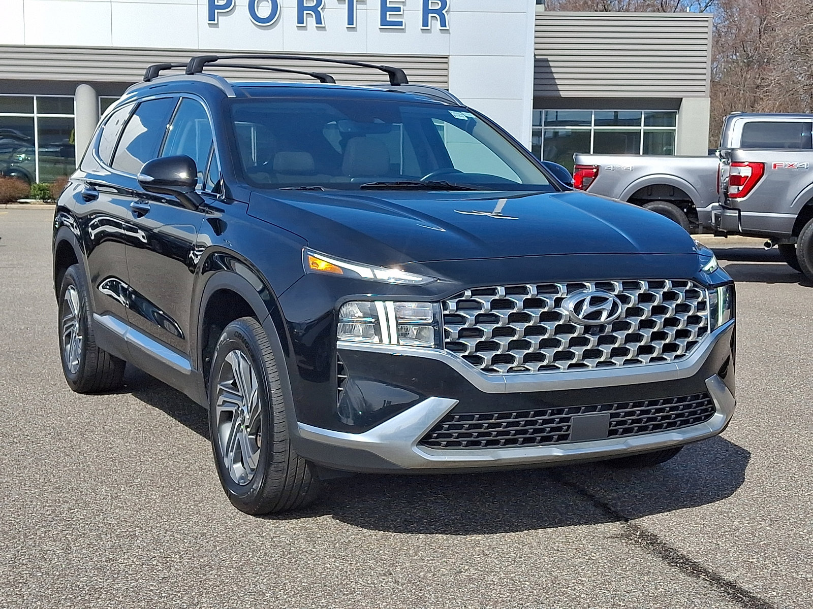 Used 2023 Hyundai Santa Fe SEL w/ Premium Package image 2