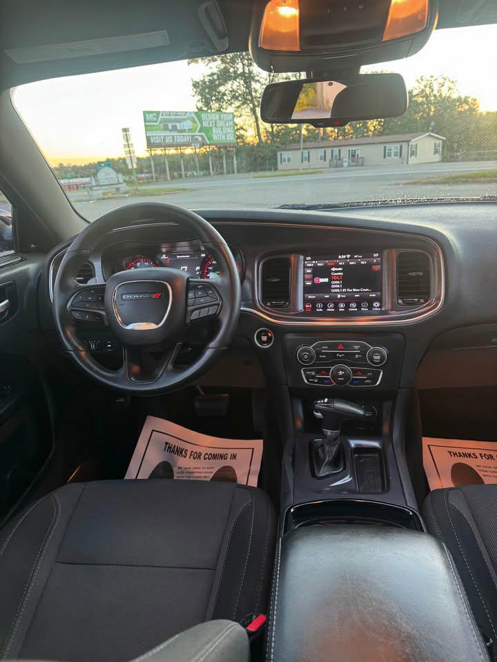 Used 2018 Dodge Charger R/T w/ Blacktop Package image 7