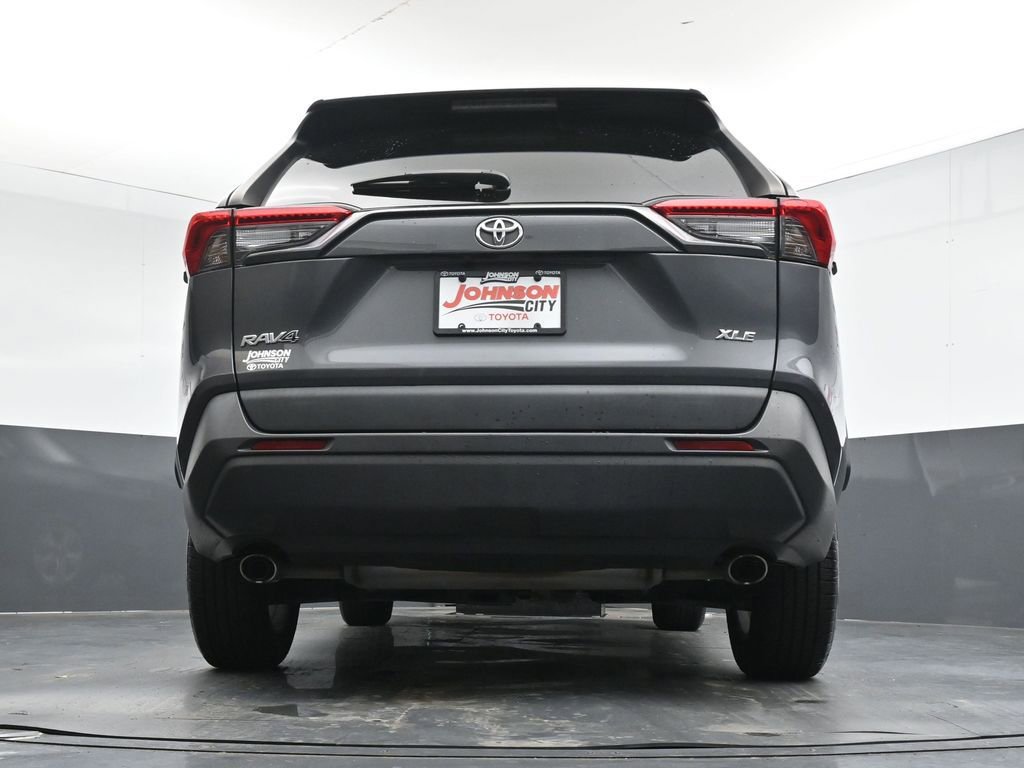 Used 2020 Toyota RAV4 XLE w/ Convenience Package FWD image 40