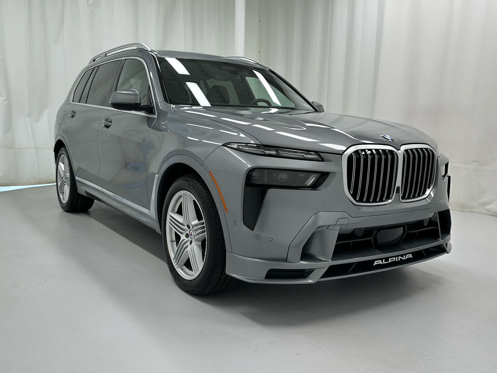 Used 2025 BMW ALPINA XB7 AWD/4WD image 2