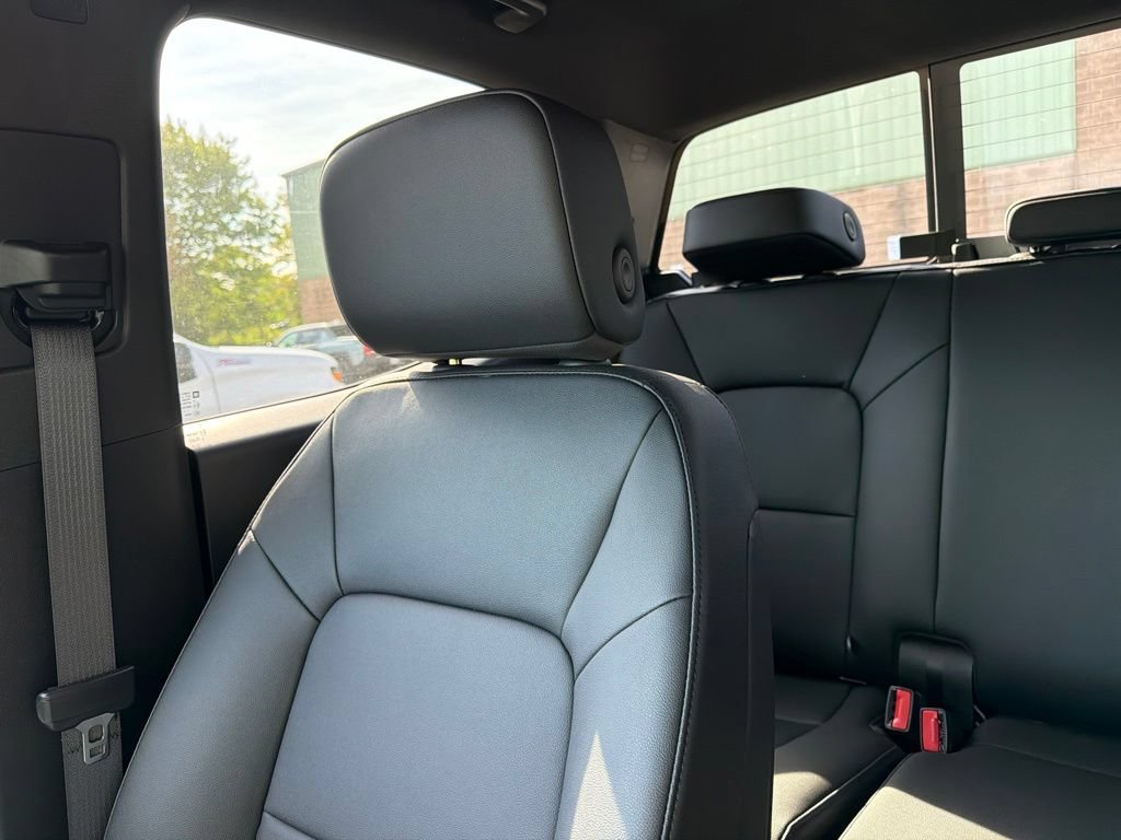 Certified 2025 Chevrolet Colorado Trail Boss AWD/4WD image 11