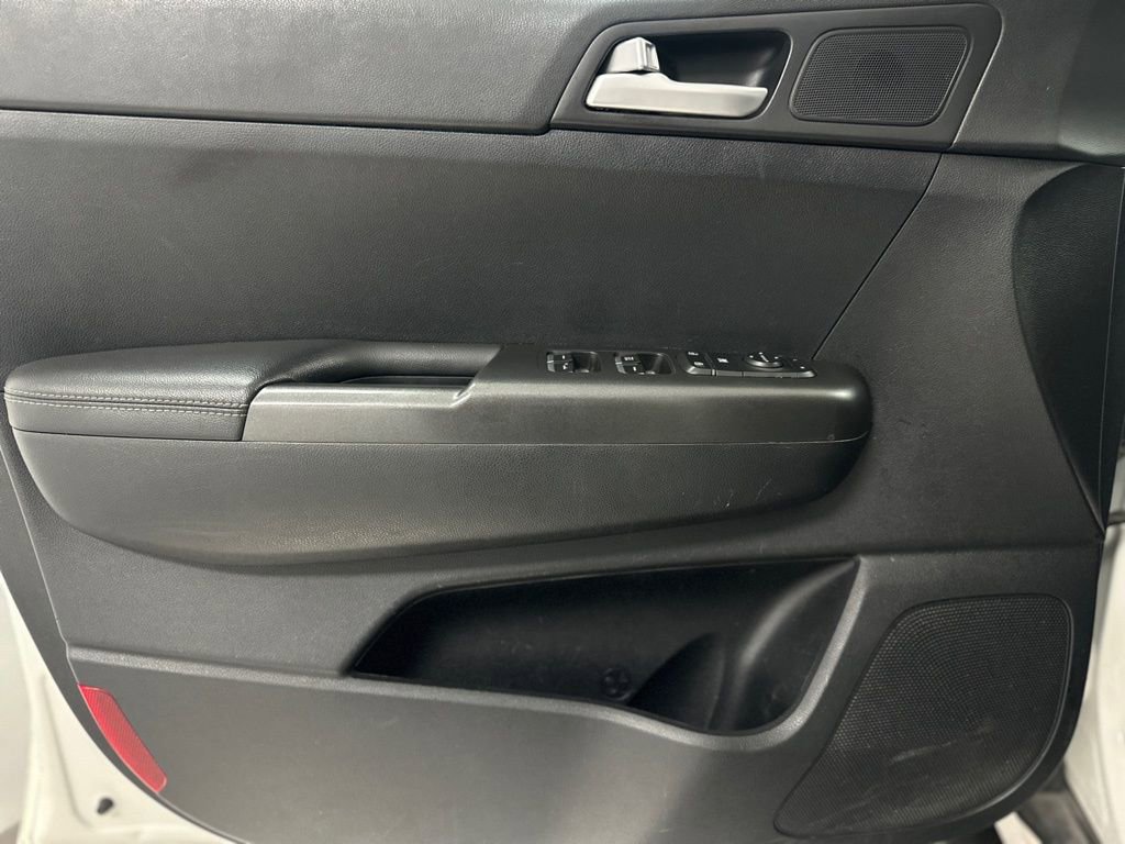 Used 2021 Kia Sportage LX image 15