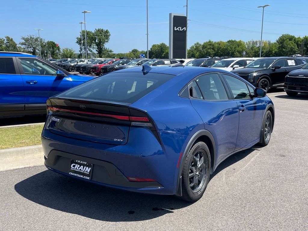 Used 2023 Toyota Prius LE FWD image 7