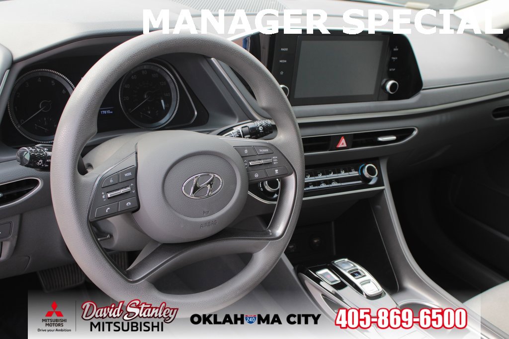 Used 2022 Hyundai Sonata SE w/ Preferred Accessory Package image 3