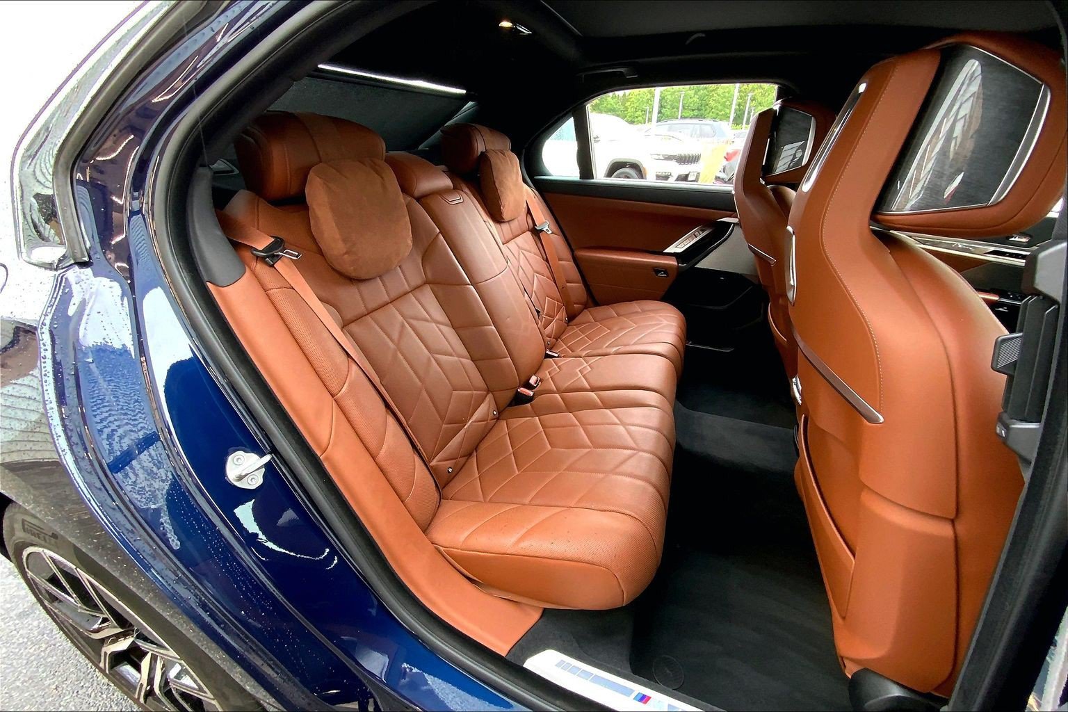 Used 2023 BMW 760i xDrive w/ Luxury Rear Seating Package AWD/4WD image 23