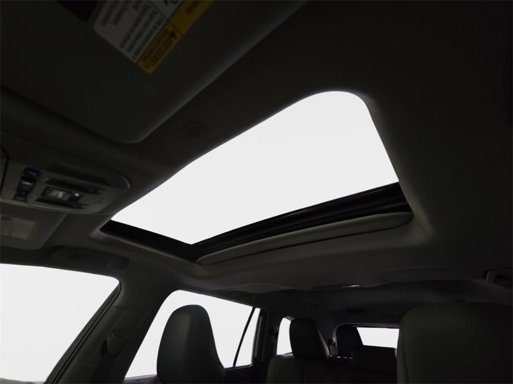 Used 2021 Toyota Highlander Limited image 28