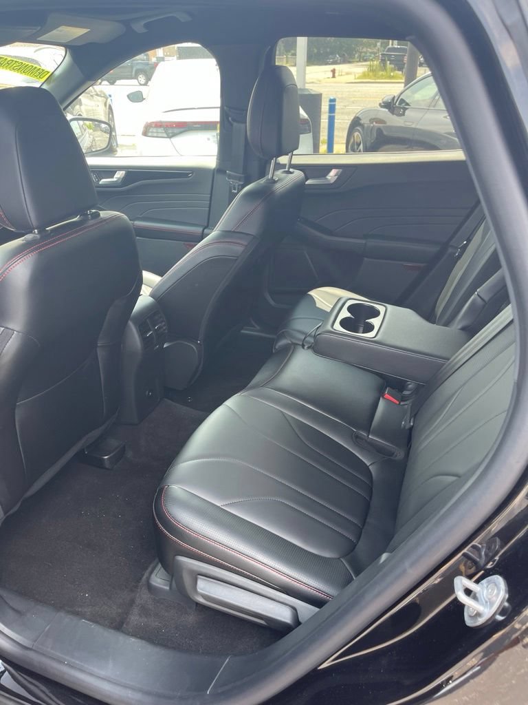 Used 2025 Ford Escape ST-Line Elite w/ Premium Technology Package AWD/4WD image 16