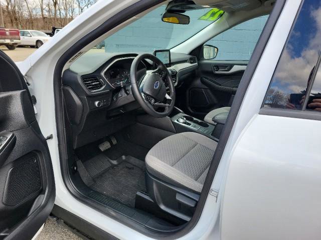 Used 2022 Ford Escape SE w/ Cold Weather Package image 10