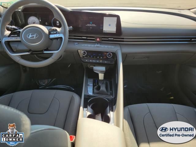 Used 2025 Hyundai Elantra SEL FWD image 11