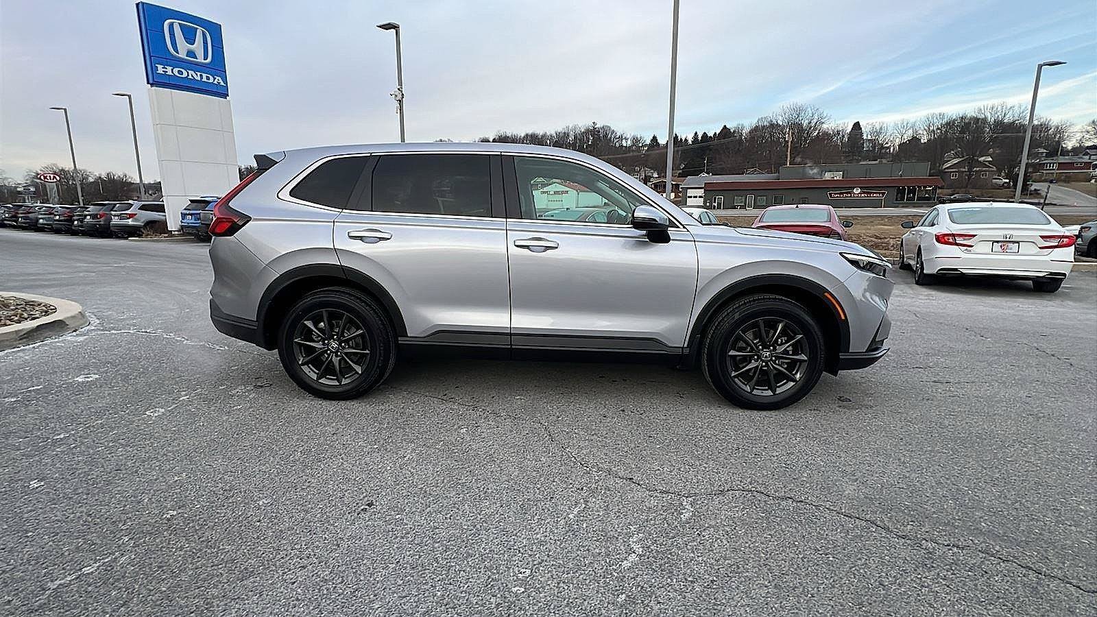 Used 2026 Honda CR-V EX-L image 3