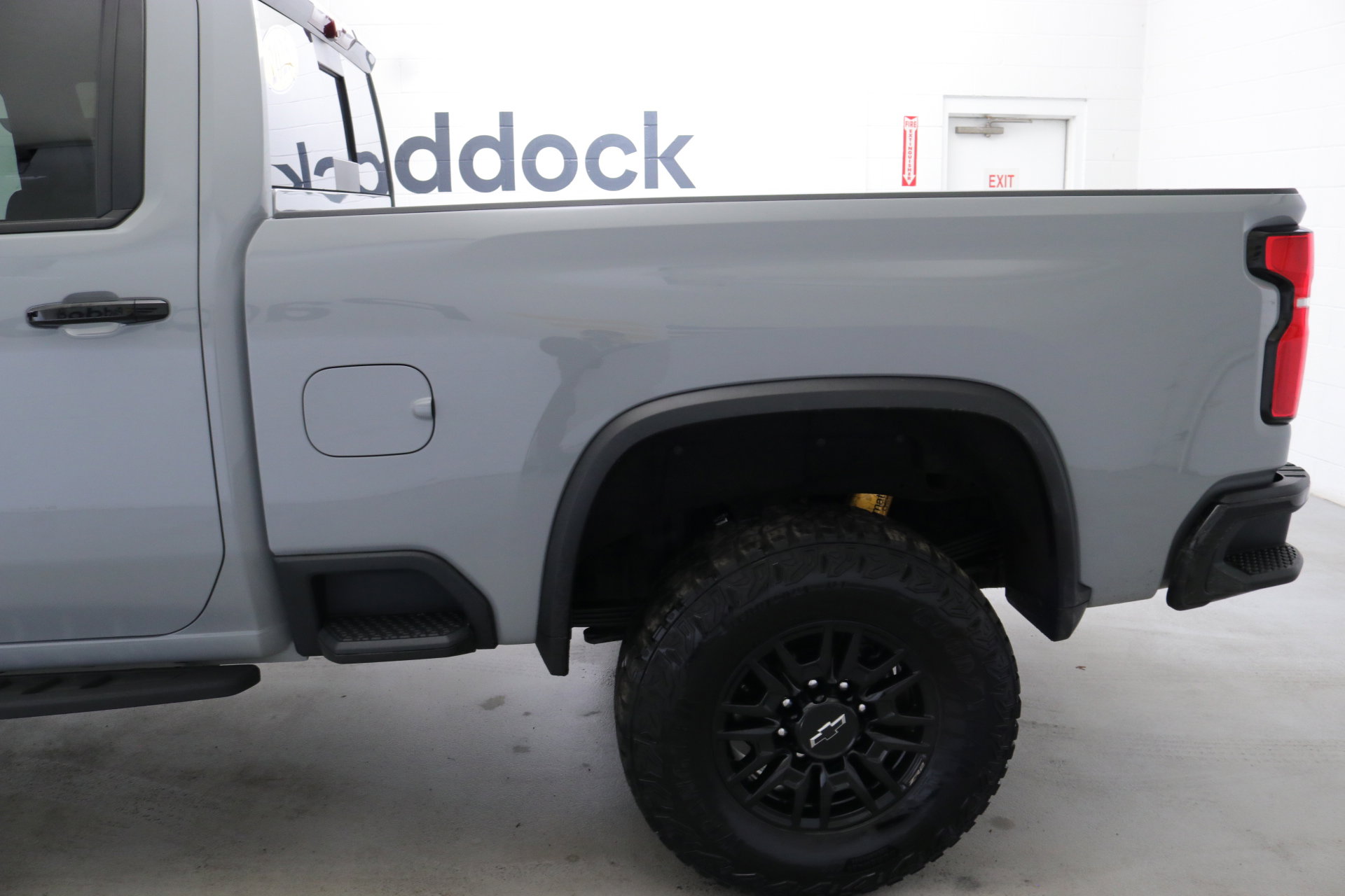 Used 2025 Chevrolet Silverado 2500 ZR2 w/ Technology Package image 5