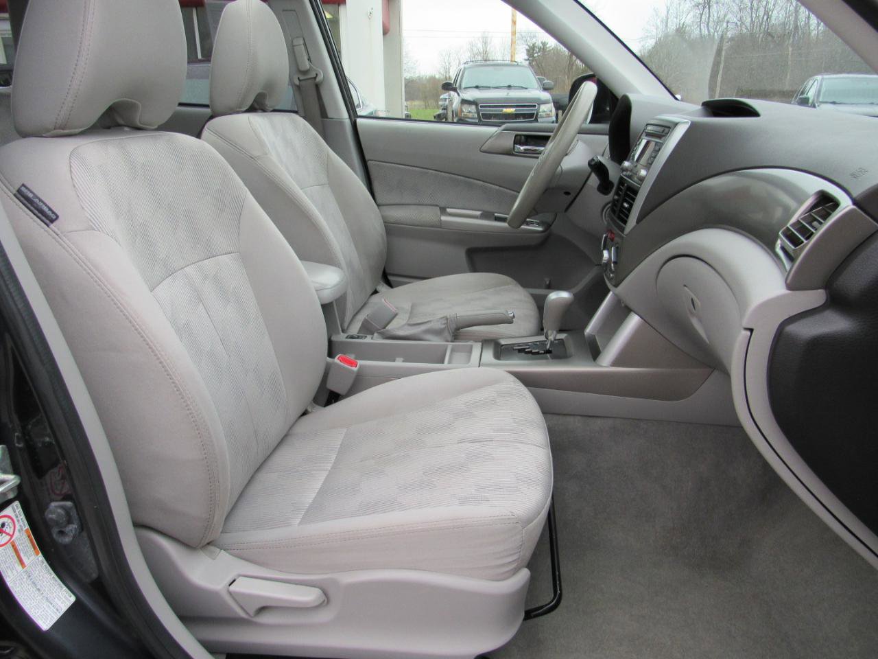 Used 2010 Subaru Forester 2.5X Premium w/ Popular Equipment Group 1A image 7