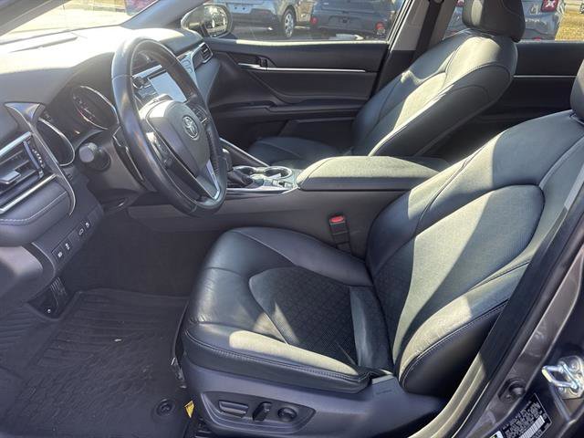 Used 2018 Toyota Camry XSE image 10