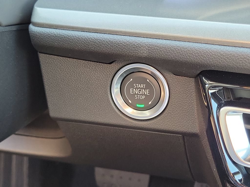 New 2026 Chevrolet Traverse LT w/ Midnight/Sport Edition FWD image 11