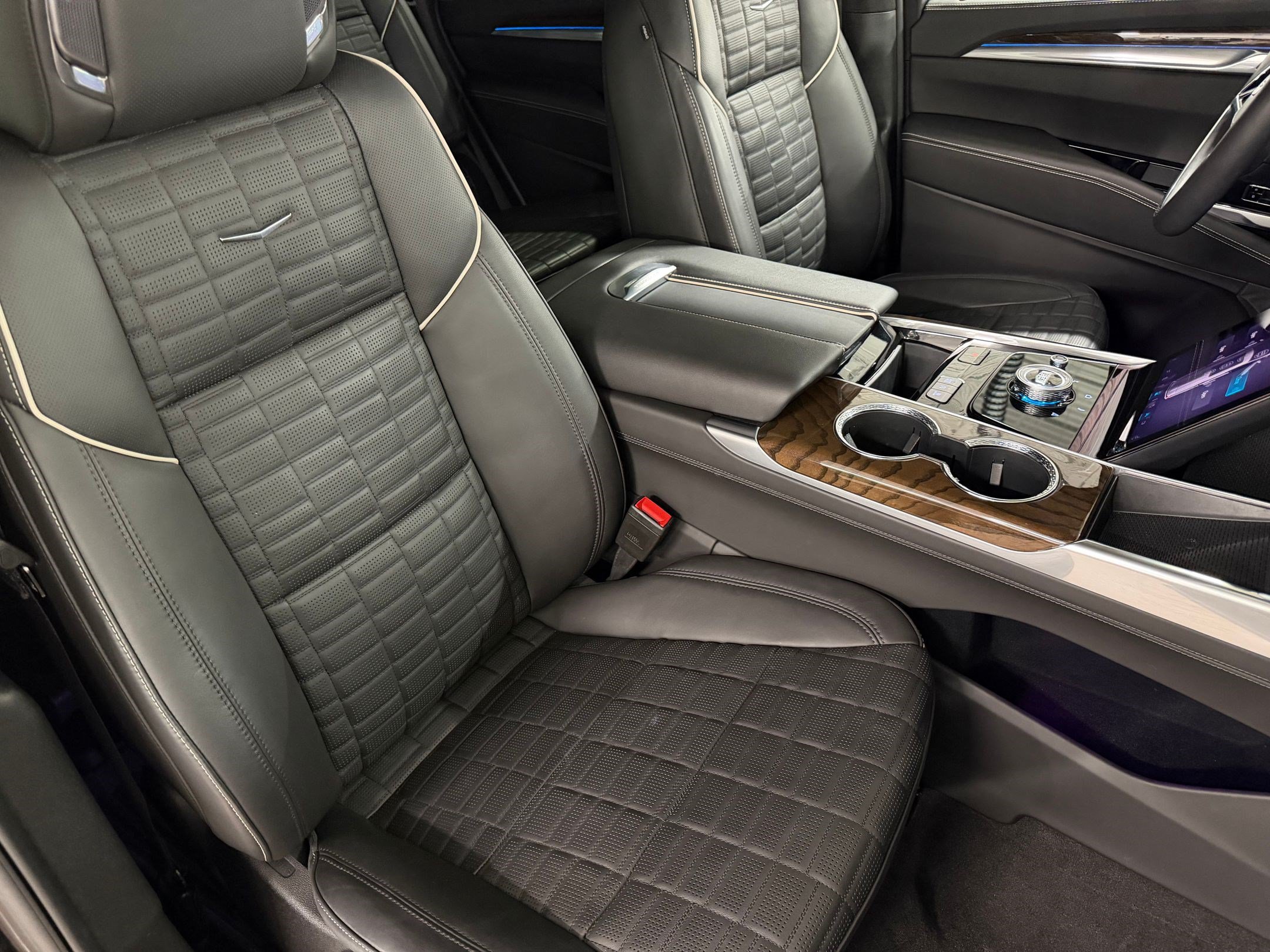 Certified 2025 Cadillac Escalade Sport Platinum w/ LPO, ONYX Package AWD/4WD image 61
