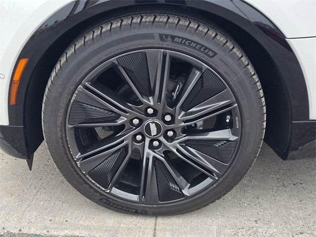 New 2025 Cadillac Lyriq Sport image 9