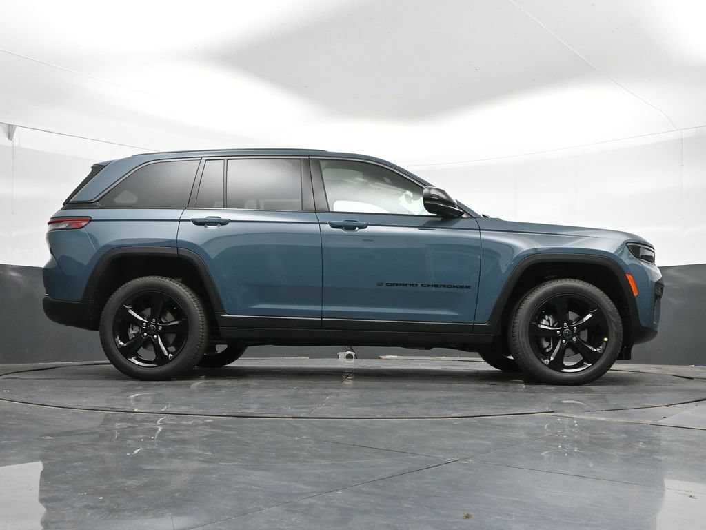 New 2027 Jeep Grand Cherokee Limited AWD/4WD image 45