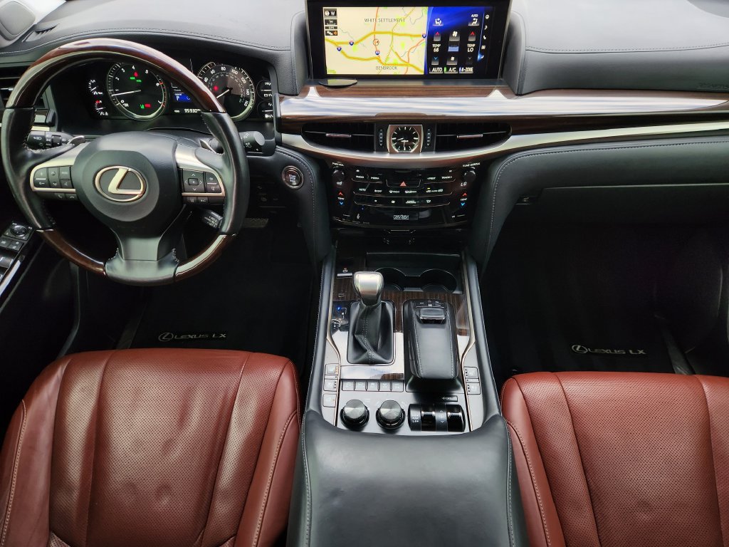 Used 2020 Lexus LX 570 4WD w/ Luxury Package image 26