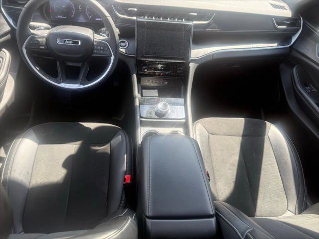 Certified 2024 Jeep Grand Cherokee L Altitude AWD/4WD image 41