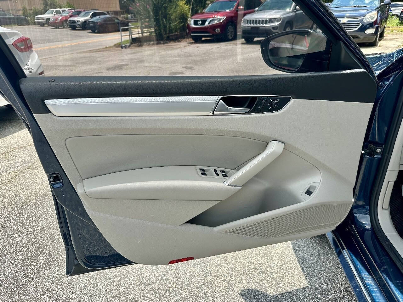 Used 2019 Volkswagen Passat 2.0T Wolfsburg FWD image 11