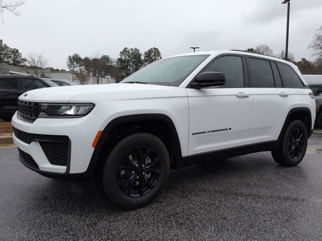 New 2026 Jeep Grand Cherokee Altitude RWD image 7