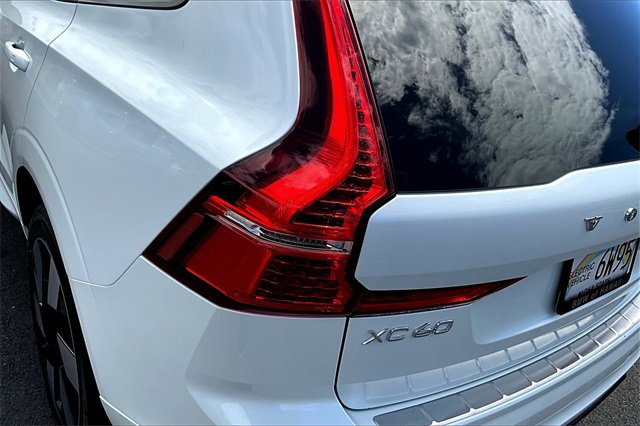 Used 2025 Volvo XC60 T8 Plus w/ Protection Package Premier image 32