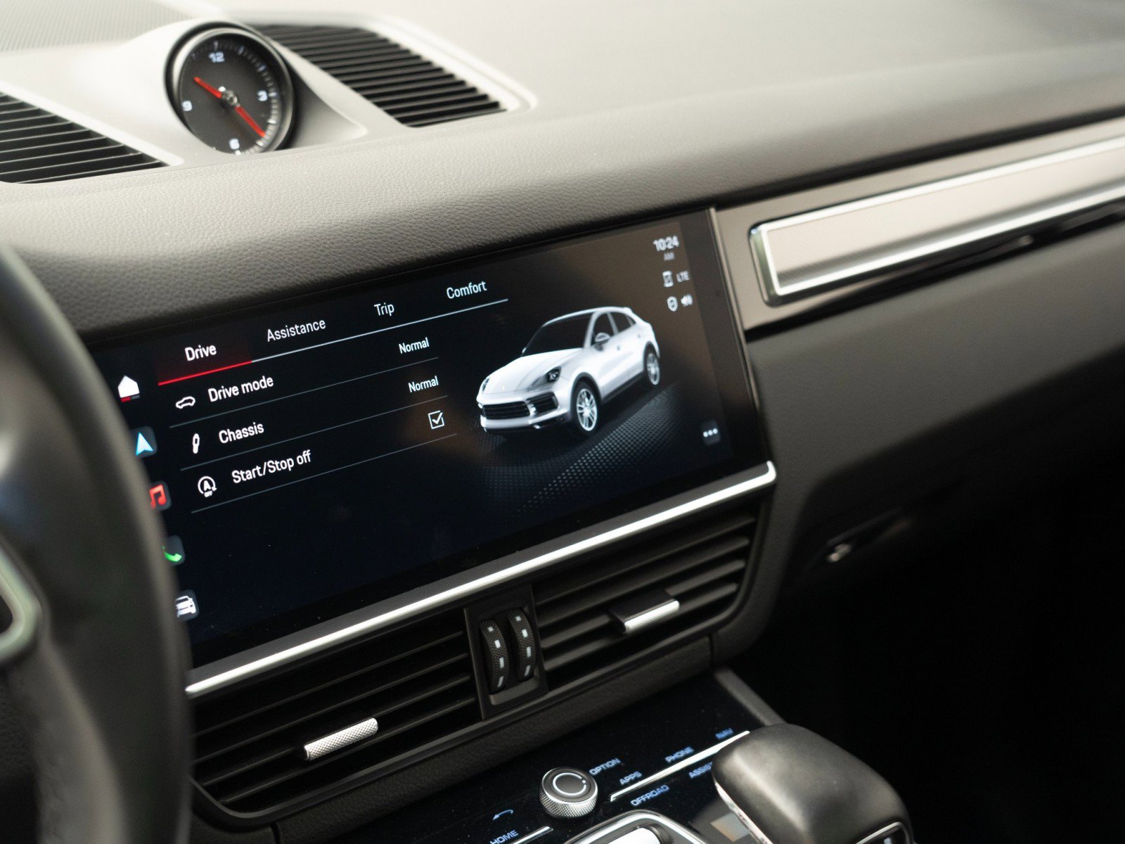 Certified 2022 Porsche Cayenne Platinum Edition image 26