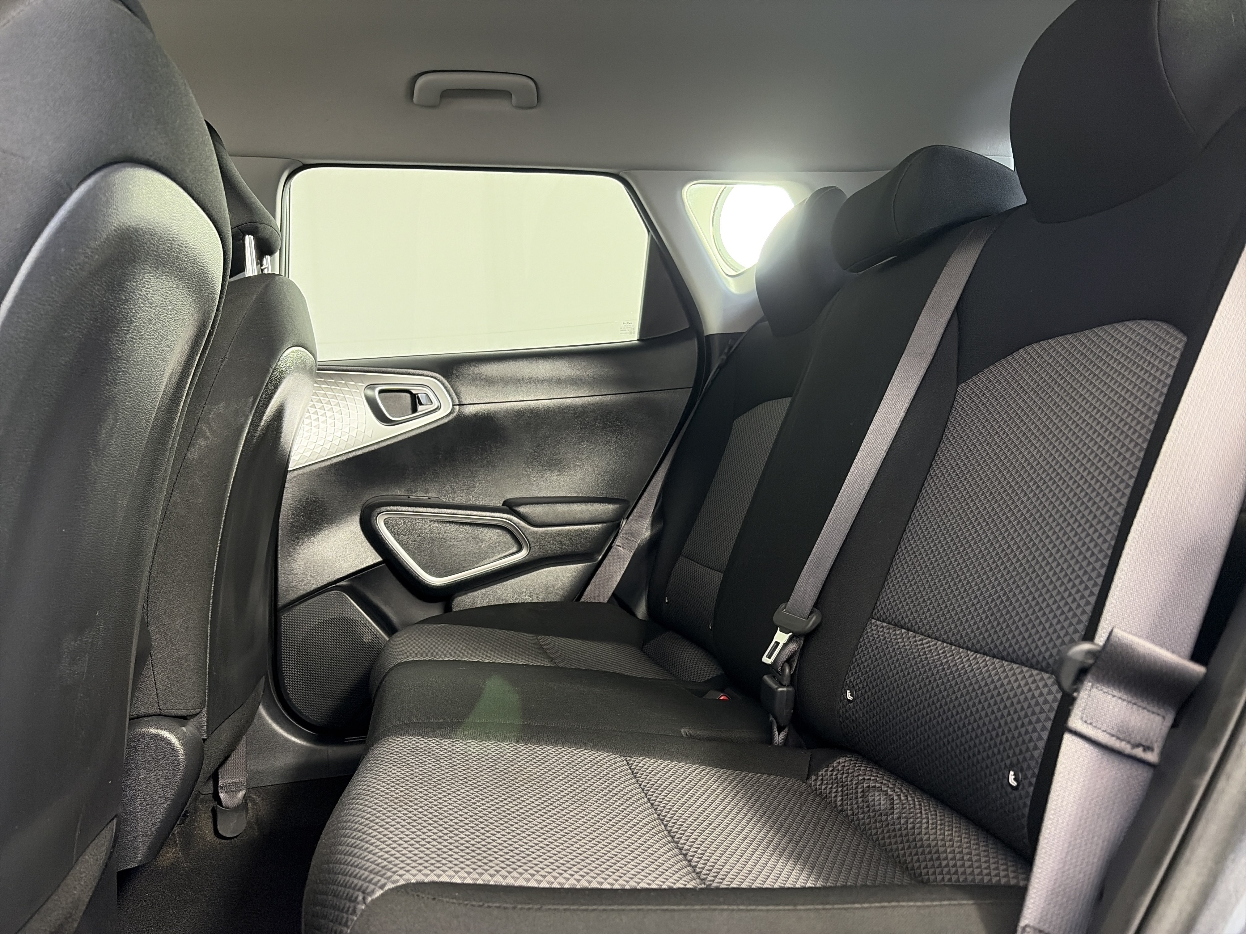 Certified 2022 Kia Soul LX w/ Technology Package FWD image 7