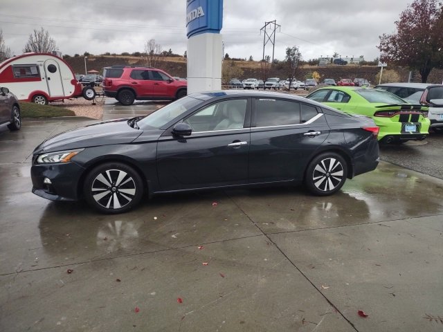 Used 2019 Nissan Altima 2.5 SV image 1