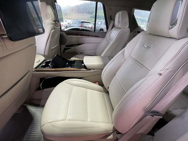 Used 2025 Cadillac Escalade Sport Platinum image 13