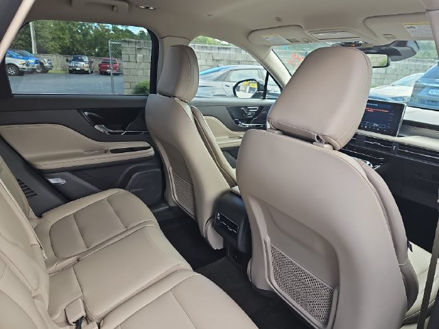 Used 2023 Lincoln Corsair FWD image 11