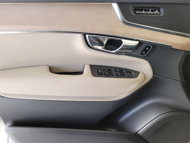 New 2026 Volvo XC90 B6 Core w/ Protection Package image 24