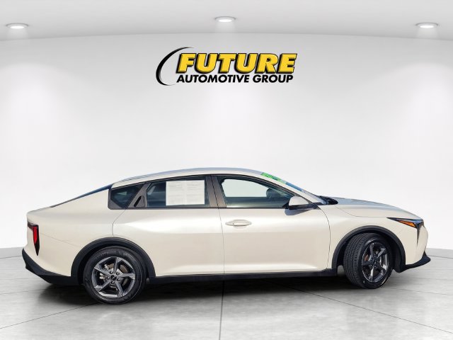 Used 2025 Kia K4 FWD image 3