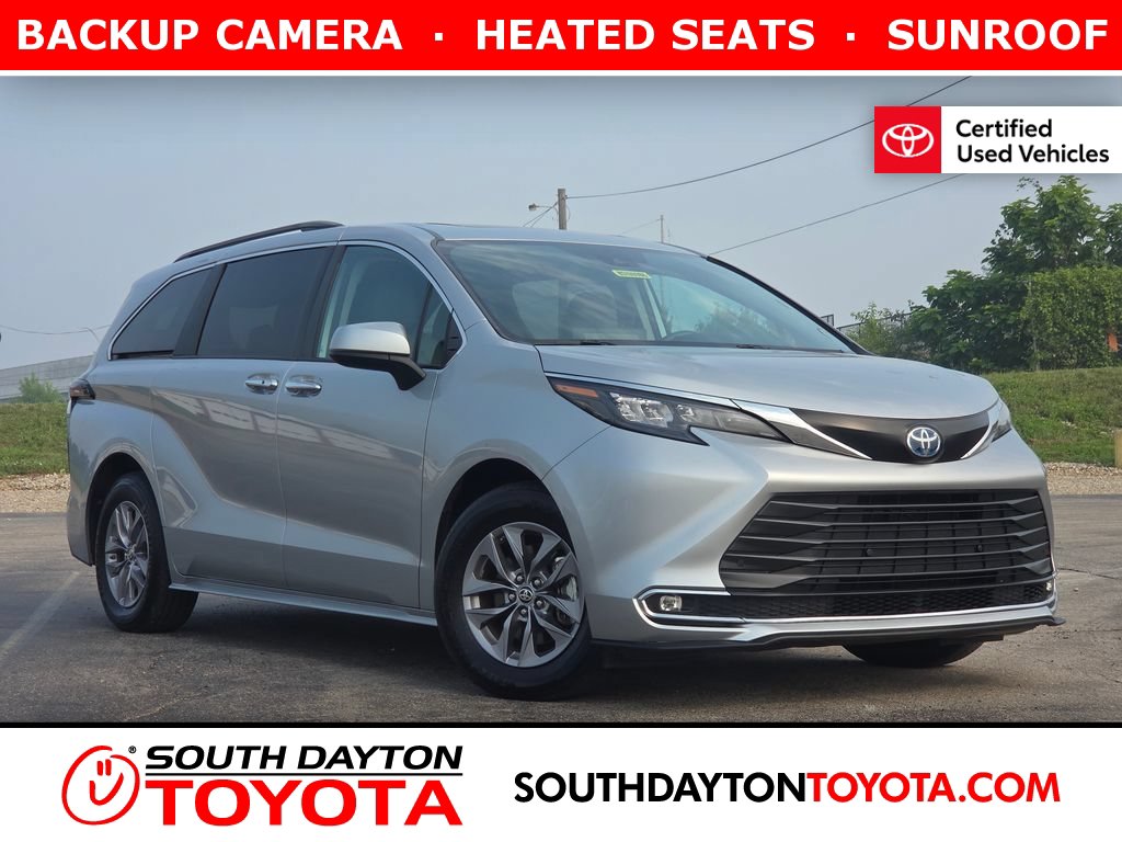 Used 2024 Toyota Sienna XLE FWD image 1