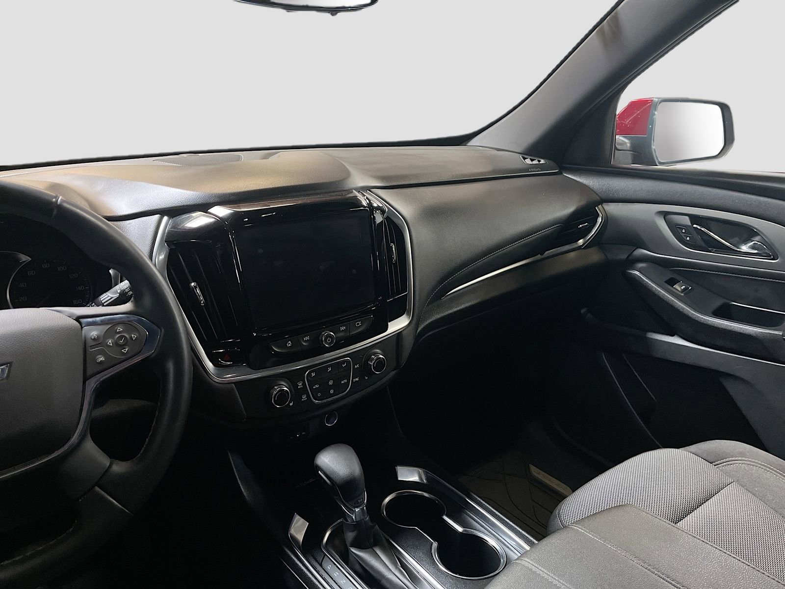 Used 2023 Chevrolet Traverse LT w/ Rear Camera Mirror Package image 22