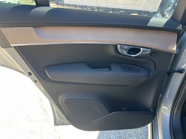 New 2026 Volvo XC90 B6 Plus w/ Protection Package Premier AWD/4WD image 21